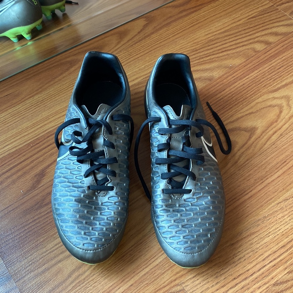 Nike Magista Cleats - women’s 8.5